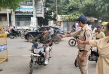 इंदौर में बिना हेलमेट ऑफिस पहुंचना पड़ा भारी! कलेक्टर ने कर्मचारियों को वापस लौटाया