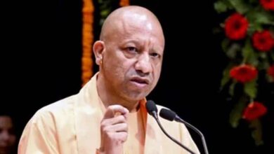 सीएम योगी सख्त, बोले- छोटी घटनाओं पर भी DM-SP तुरंत मौके पर पहुंचें