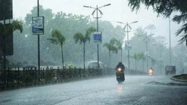 मध्य प्रदेश में मानसून अभी सक्रिय: विंध्य, बुंदेलखंड और महाकौशल में बारिश की चेतावनी। मध्य प्रदेश में मानसून अभी सक्रिय: विंध्य, बुंदेलखंड और महाकौशल में बारिश की चेतावनी।