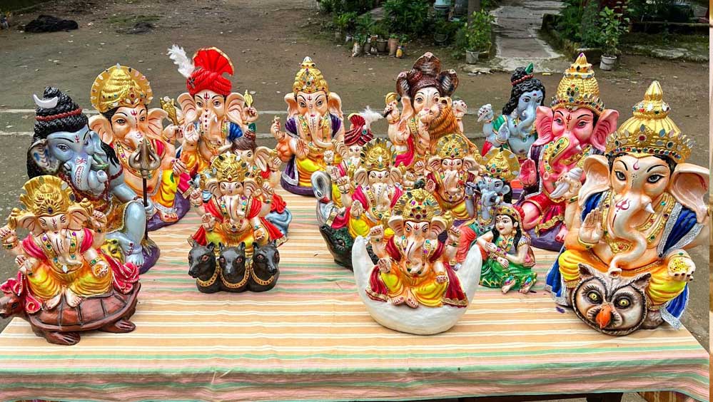 आस्था के साथ पर्यावरण संरक्षण का संदेश दे रही बंदियों की गणेश प्रतिमाएं