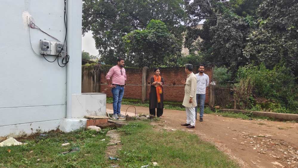 सीएमओ ने नगर का किया मैदानी भ्रमण, मूलभूत सुविधाओं से जुड़ी समस्याओं के शीघ्र निराकरण के दिए निर्देश सीएमओ ने नगर का किया मैदानी भ्रमण, मूलभूत सुविधाओं से जुड़ी समस्याओं के शीघ्र निराकरण के दिए निर्देश