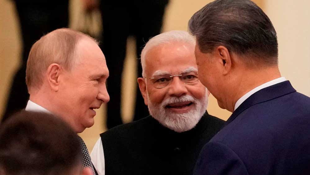 BRICS का बड़ा कदम! 90% ट्रेड अपनी करेंसी में, डॉलर के दबदबे को लगा बड़ा झटका BRICS का बड़ा कदम! 90% ट्रेड अपनी करेंसी में, डॉलर के दबदबे को लगा बड़ा झटका