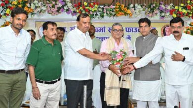 रायपुर : गुरु का ऋण कभी नहीं चुकाया जा सकता, शिक्षक राष्ट्र निर्माण के सच्चे शिल्पकार:राजस्व मंत्री टंक राम वर्मा