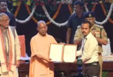 CM योगी ने 912 युवाओं को बांटे नियुक्ति पत्र, बोले- अगले 6 महीने में 1 लाख नौकरियां देंगे