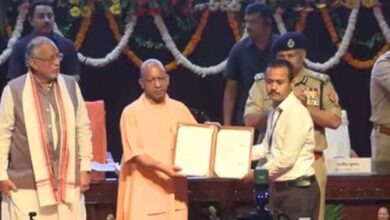 CM योगी ने 912 युवाओं को बांटे नियुक्ति पत्र, बोले- अगले 6 महीने में 1 लाख नौकरियां देंगे