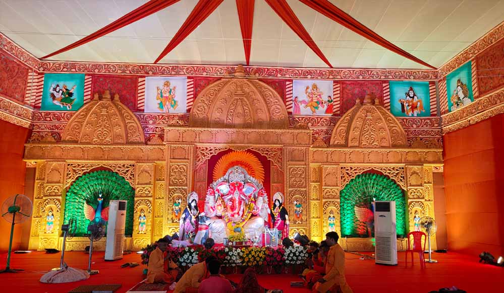 आंध्र प्रदेश में गणेश पंडालों की बिजली फ्री! सरकार ने किया बड़ा ऐलान, हजारों आयोजकों को मिलेगा फायदा आंध्र प्रदेश में गणेश पंडालों की बिजली फ्री! सरकार ने किया बड़ा ऐलान, हजारों आयोजकों को मिलेगा फायदा