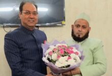 अल्पसंख्यक समाज के विकास को लेकर मौलाना खालिद राशिद फरंगी महली से मिले आयोग अध्यक्ष