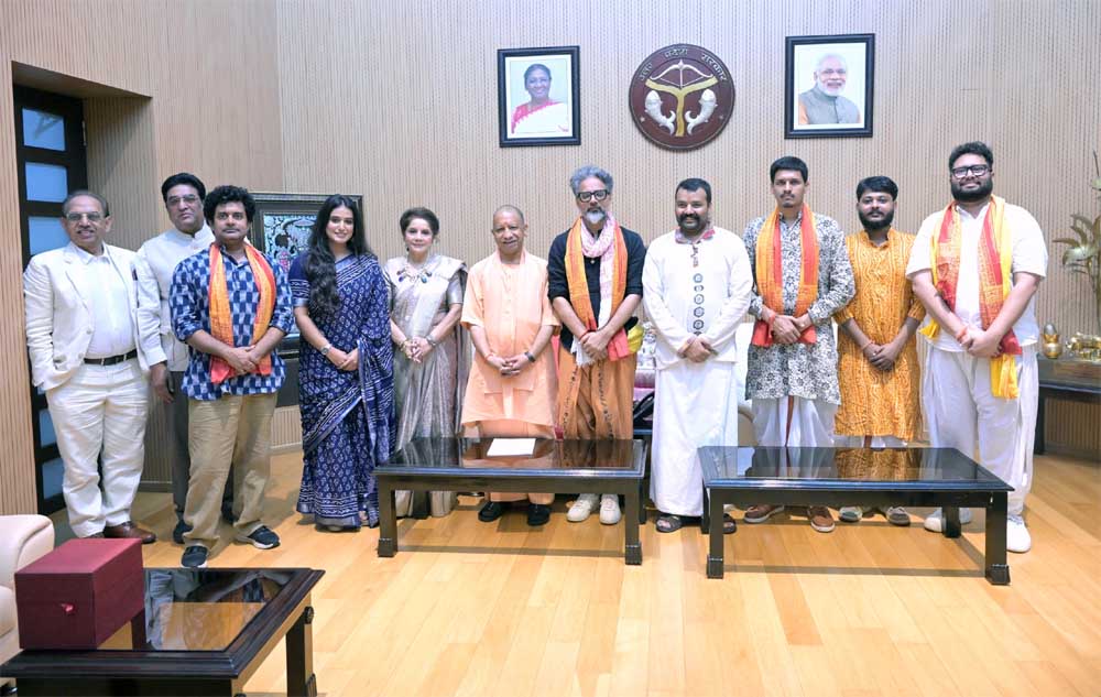 सीएम योगी से मिली फिल्म ‘हनुमान अंश’ की टीम सीएम योगी से मिली फिल्म ‘हनुमान अंश’ की टीम