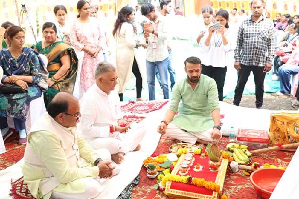 आयुर्वेद सेवाओं का विस्तार एवं सुदृढ़ीकरण, स्वस्थ मध्यप्रदेश के संकल्प सिद्धि की ओर महत्वपूर्ण कदम : आयुष मंत्री परमार आयुर्वेद सेवाओं का विस्तार एवं सुदृढ़ीकरण, स्वस्थ मध्यप्रदेश के संकल्प सिद्धि की ओर महत्वपूर्ण कदम : आयुष मंत्री परमार
