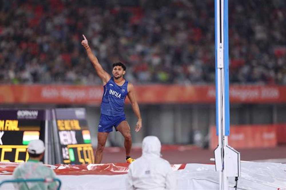 एशियन गेम्स में देव कुमार मीना का ऐतिहासिक प्रदर्शन, 5.50 मीटर की छलांग से बनाया नया राष्ट्रीय रिकॉर्ड एशियन गेम्स में देव कुमार मीना का ऐतिहासिक प्रदर्शन, 5.50 मीटर की छलांग से बनाया नया राष्ट्रीय रिकॉर्ड