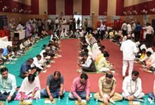 नेवता भोज में दिखी सामाजिक समरसता की मिसाल, एक साथ बैठे बैगा पुजारी, जनप्रतिनिधि और अधिकारी