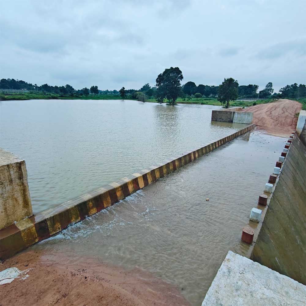 सेवा की कहानी: ग्रामीणों की मांग पर बना सकालो मुरना बांध, जल संकट से मिली राहत और 45 हेक्टेयर खेती को मिला पानी सेवा की कहानी: ग्रामीणों की मांग पर बना सकालो मुरना बांध, जल संकट से मिली राहत और 45 हेक्टेयर खेती को मिला पानी