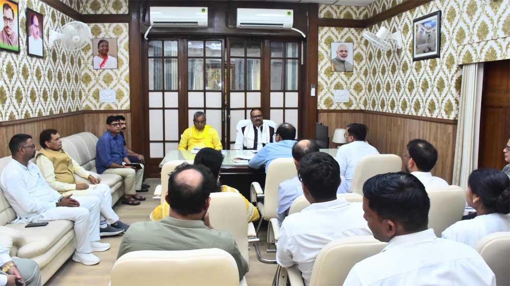 बॉन्डेड डॉक्टर्स का लागू होगा समान वेतनमान: ब्रजेश पाठक बॉन्डेड डॉक्टर्स का लागू होगा समान वेतनमान: ब्रजेश पाठक