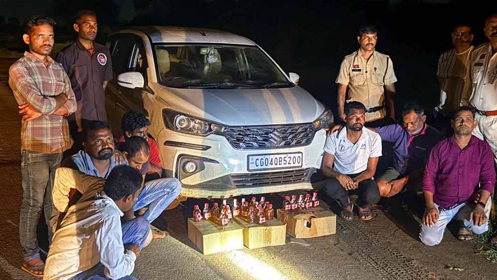 शराब तस्करी में संकुल समन्वयक-शिक्षक समेत 7 गिरफ्तार, 40 पेटियां और 8 लाख की कार जब्त शराब तस्करी में संकुल समन्वयक-शिक्षक समेत 7 गिरफ्तार, 40 पेटियां और 8 लाख की कार जब्त