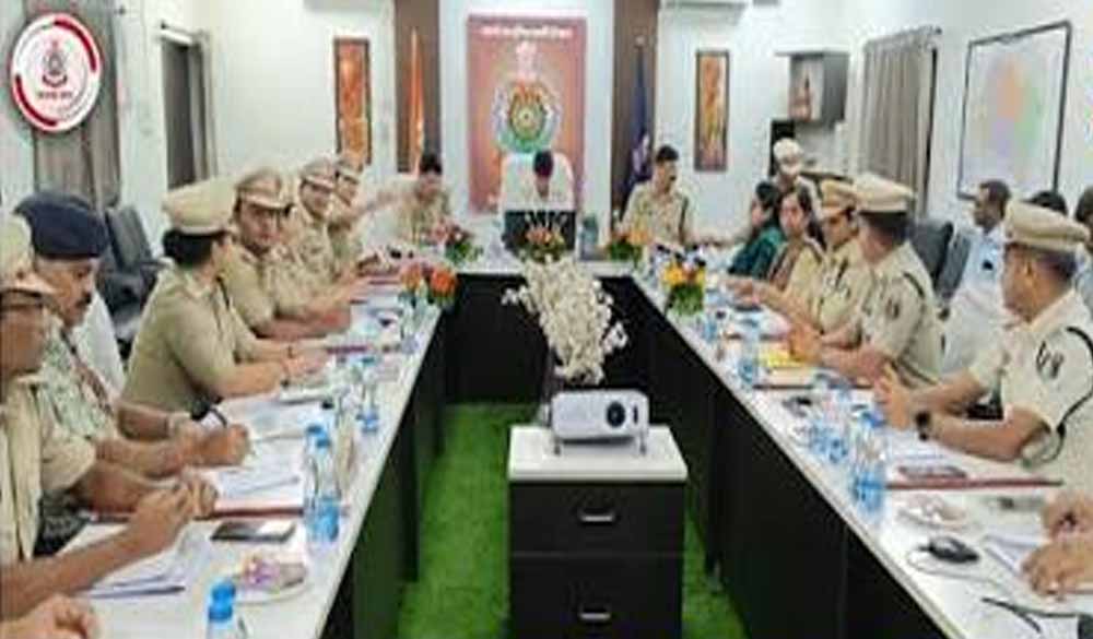 DGP अरुण देव गौतम जगदलपुर पहुंचे, बस्तर की सुरक्षा व्यवस्था पर बनेगी रणनीति DGP अरुण देव गौतम जगदलपुर पहुंचे, बस्तर की सुरक्षा व्यवस्था पर बनेगी रणनीति