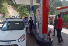 42 लीटर के टैंक में भर दिया 48 लीटर पेट्रोल, पेट्रोल पंप पर मचा बवाल