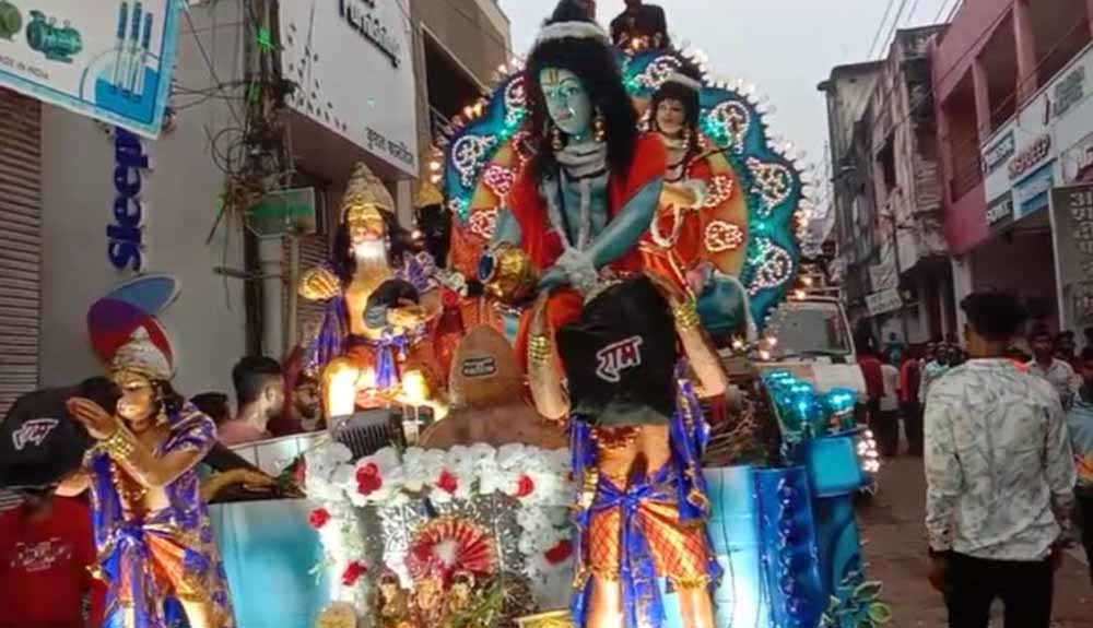 राजनांदगांव में गणेश विसर्जन झांकी पर भारी वाहनों की एंट्री बंद राजनांदगांव में गणेश विसर्जन झांकी पर भारी वाहनों की एंट्री बंद