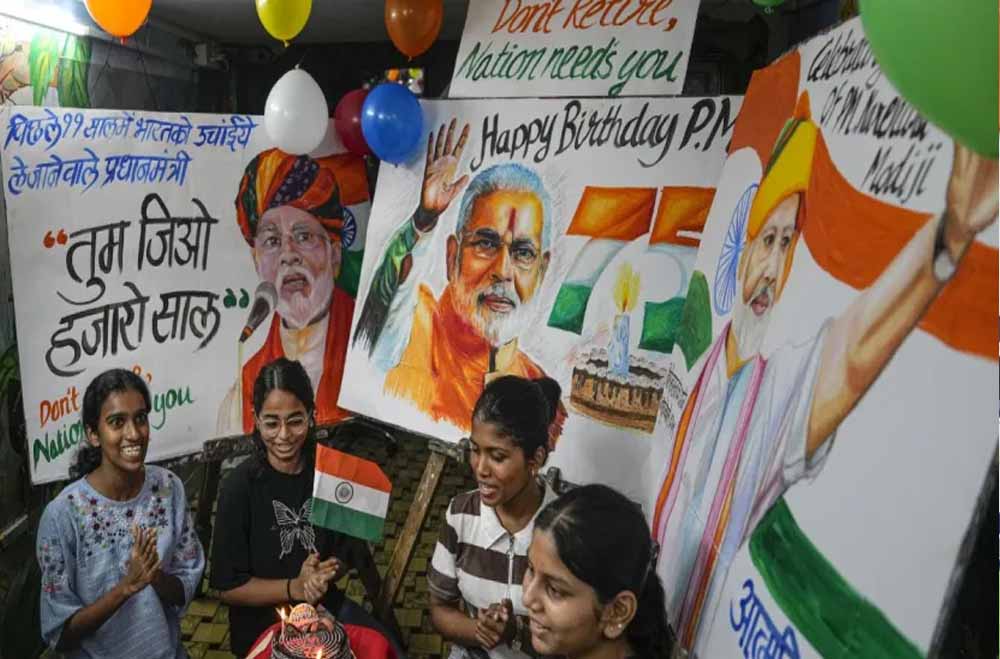 मोदी के सार्वजनिक जीवन के 25 वर्ष पूरे, BJP 17 सितंबर को जलाएगी एक लाख दीप