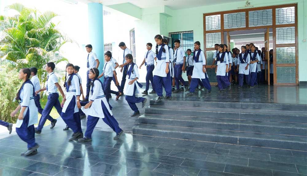 संघर्ष से कक्षाओं तक: कैसे आस्था गुरुकुल दंतेवाड़ा में जीवन का पुनर्निर्माण कर रहा है संघर्ष से कक्षाओं तक: कैसे आस्था गुरुकुल दंतेवाड़ा में जीवन का पुनर्निर्माण कर रहा है