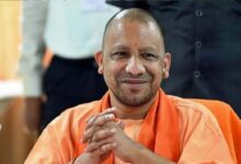 श्रमदान कर ऐतिहासिक पोखरे की सफाई करने वाले युवाओं की मुख्यमंत्री योगी ने की सराहना