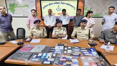 ग्वालियर पुलिस ने विंडसर हिल्स स्थित डुप्लेक्स से संचालित करोड़ों रुपए के साइबर फ्रॉड नेटवर्क का किया पर्दाफाश, पांच आरोपी गिरफ्तार