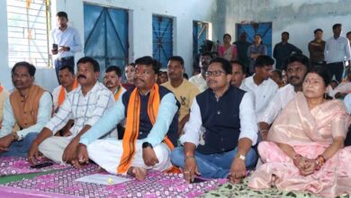 कुंगारपाल में वन मंत्री श्री केदार कश्यप की मौजूदगी में ग्रामीणों ने सुना ‘मन की बात’ का 138 वां संस्करण