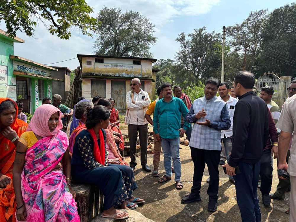 वन मंत्री केदार कश्यप ने बस्तर के बाढ़ प्रभावित क्षेत्रों का लिया जायजा वन मंत्री केदार कश्यप ने बस्तर के बाढ़ प्रभावित क्षेत्रों का लिया जायजा