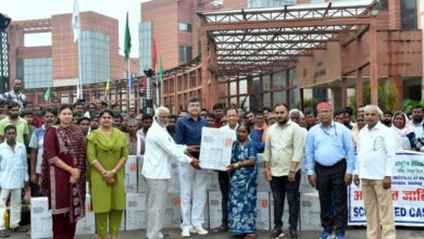 आईसीएआर-एनआईबीएसएम ने एससीएसपी कार्यक्रम के तहत किसानों को वितरित किए पावर स्प्रेयर एवं सोलर पैनल