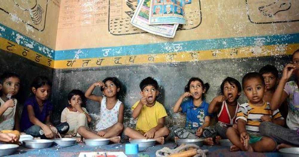 आंगनबाड़ी केंद्रों में बच्चों की थाली में गर्म भोजन, 32.88 लाख नौनिहालों को सीधा लाभ