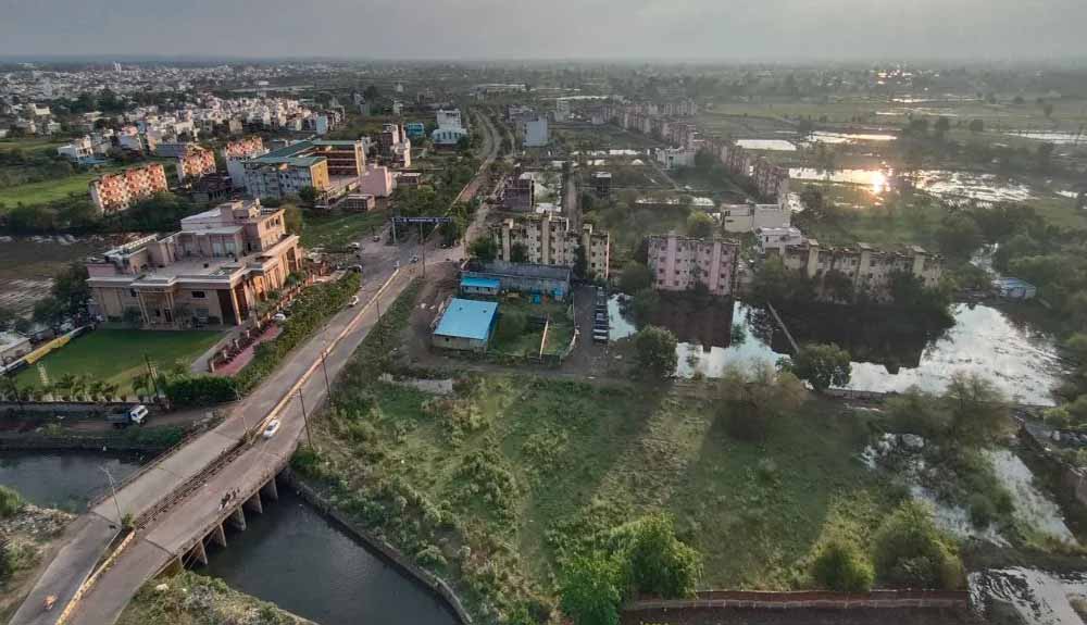 जबलपुर मास्टर प्लान से 62 गांवों में मची हलचल, कृषि-ग्रीन बेल्ट और आवासीय जमीन पर नजर जबलपुर मास्टर प्लान से 62 गांवों में मची हलचल, कृषि-ग्रीन बेल्ट और आवासीय जमीन पर नजर
