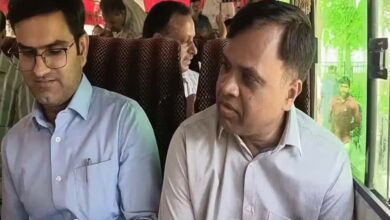 रीवा कलेक्टर बिना फिटनेस-परमिट वाली बस से पहुंचे कार्यक्रम, जांच के बाद बस सीज