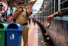 रेलवे स्टेशन पर कचरा फेंकना या थूकना पड़ेगा महंगा, देना होगा 1000 रुपये जुर्माना