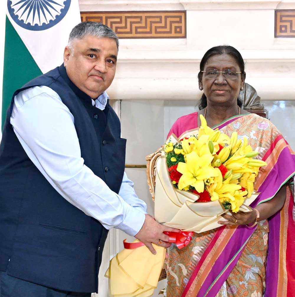 मुख्यमंत्री विष्णु देव साय के निमंत्रण पर राष्ट्रपति ने स्वीकार किया बस्तर दशहरा के मुरिया दरबार में शामिल होने का आमंत्रण मुख्यमंत्री विष्णु देव साय के निमंत्रण पर राष्ट्रपति ने स्वीकार किया बस्तर दशहरा के मुरिया दरबार में शामिल होने का आमंत्रण