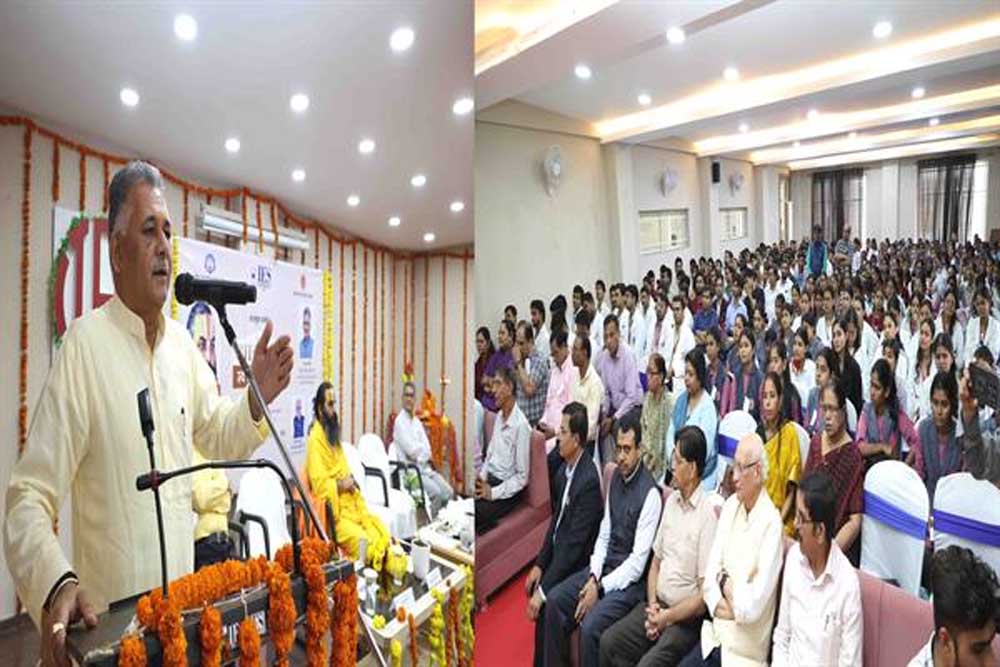 स्वतंत्रता की अक्षुण्णता बनाए रखने की जिम्मेदारी युवा पीढ़ी पर : मंत्री परमार स्वतंत्रता की अक्षुण्णता बनाए रखने की जिम्मेदारी युवा पीढ़ी पर : मंत्री परमार