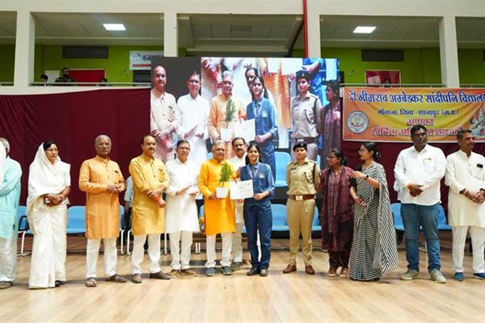 प्रतिभा को अवसर देना सरकार की प्राथमिकता : मंत्री परमार प्रतिभा को अवसर देना सरकार की प्राथमिकता : मंत्री परमार