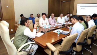 भौतिक रूप से तैयार स्वास्थ्य संस्थानों में मेन पॉवर, उपकरण एवं फर्नीचर की उपलब्धता करें सुनिश्चित : उप मुख्यमंत्री  शुक्ल