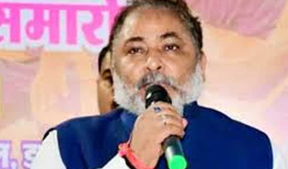 यूपी में गुंडई की पहचान है सपा की लाल टोपी : दयाशंकर सिंह यूपी में गुंडई की पहचान है सपा की लाल टोपी : दयाशंकर सिंह