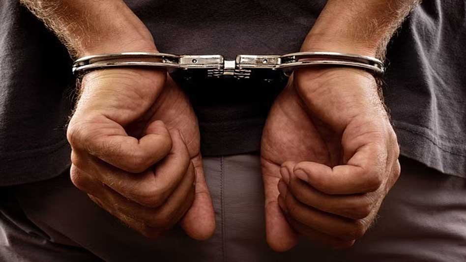 नशे के कारोबार पर योगी सरकार की सख्ती, 2.65 करोड़ रुपये के गांजे के साथ झारखंड का तस्कर गिरफ्तार नशे के कारोबार पर योगी सरकार की सख्ती, 2.65 करोड़ रुपये के गांजे के साथ झारखंड का तस्कर गिरफ्तार