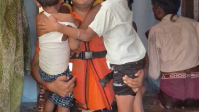चित्रकूट में मंदाकिनी की बाढ़ में फंसे 150 लोगों को सुरक्षित निकाला, योगी सरकार का राहत तंत्र सतर्क