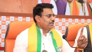 गरबा को लेकर बीजेपी विधायक बोले- मुस्लिम भी आएं, अपनी बहनों-बेटियों को साथ लाएं गरबा को लेकर बीजेपी विधायक बोले- मुस्लिम भी आएं, अपनी बहनों-बेटियों को साथ लाएं