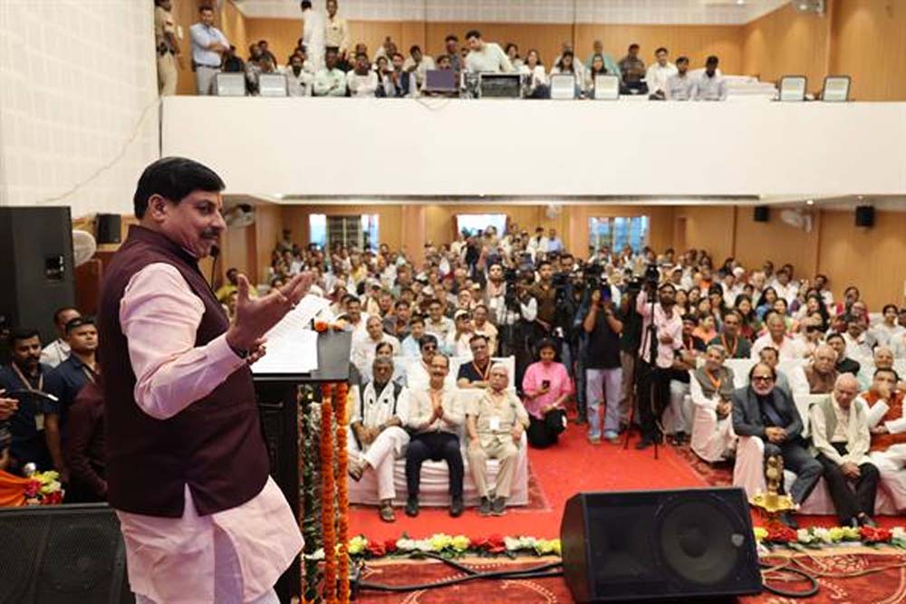 कठिनाईयों और संघर्ष के बावजूद अपनी पहचान और गौरव को बनायें रखने वाले सिंधी समाज पर सभी को गर्व : मुख्यमंत्री डॉ. यादव कठिनाईयों और संघर्ष के बावजूद अपनी पहचान और गौरव को बनायें रखने वाले सिंधी समाज पर सभी को गर्व : मुख्यमंत्री डॉ. यादव