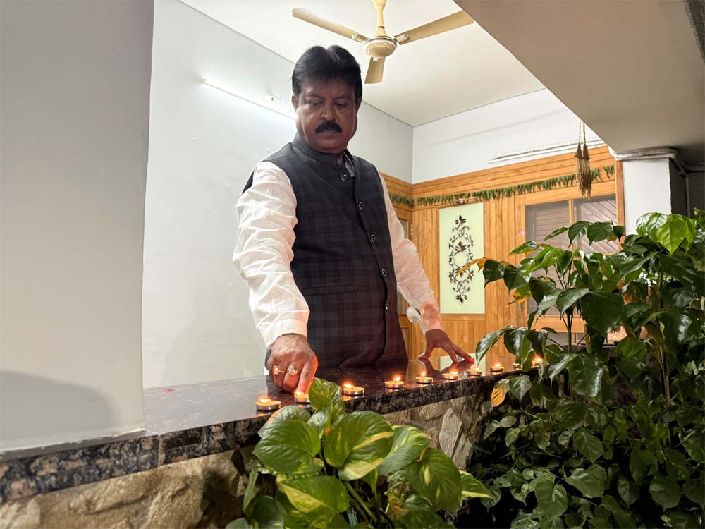 प्रधानमंत्री नरेंद्र मोदी जी के उत्तम स्वास्थ्य एवं दीर्घायु की कामना के लिए संजय वास्तव ने प्रज्ज्वलित किया आशीर्वाद का दीप प्रधानमंत्री नरेंद्र मोदी जी के उत्तम स्वास्थ्य एवं दीर्घायु की कामना के लिए संजय वास्तव ने प्रज्ज्वलित किया आशीर्वाद का दीप