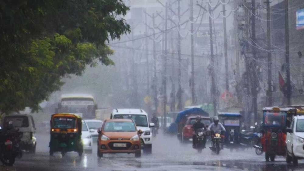 इंदौर में अगस्त की बेरुखी के बाद जन्माष्टमी पर बारिश, रातभर बरसे बादल; 18 इंच पानी की दरकार
