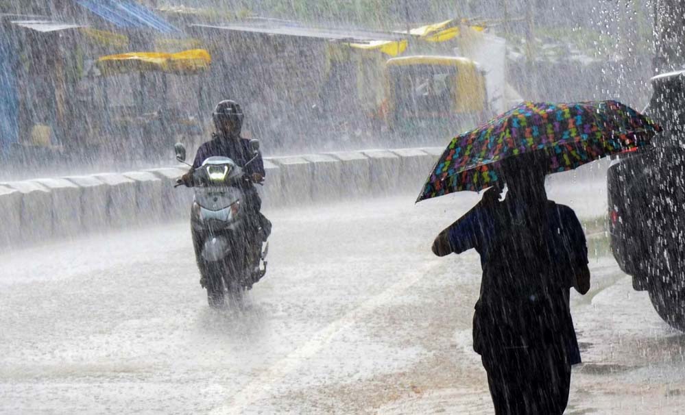 MP Weather: 23 सितंबर से फिर बदलेगा मौसम, 17 जिलों में बारिश का अलर्ट MP Weather: 23 सितंबर से फिर बदलेगा मौसम, 17 जिलों में बारिश का अलर्ट