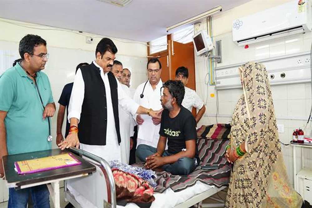 दूषित शराब से पीड़ित परिवार के खाते में तीन दिन के अंदर पहुंचेगी मुआवजा राशि : खाद्य मंत्री राजपूत दूषित शराब से पीड़ित परिवार के खाते में तीन दिन के अंदर पहुंचेगी मुआवजा राशि : खाद्य मंत्री राजपूत