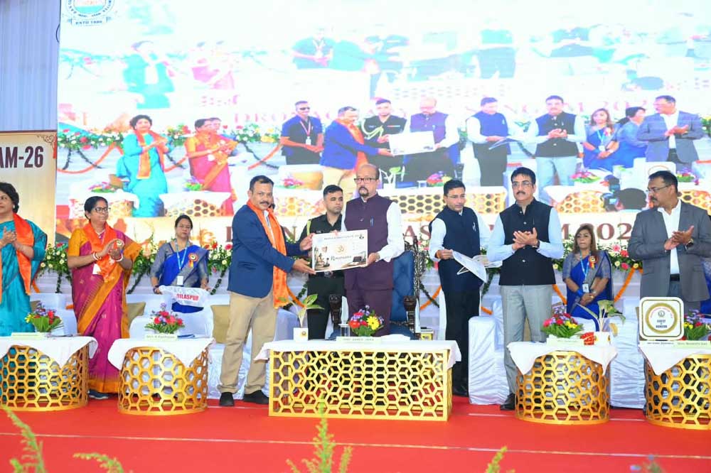 राज्यपाल रमेन डेका ‘द्रोणाचार्य संगम-2026’ में हुए शामिल, कहा-समय का सदुपयोग और परिश्रम ही सफलता की कुंजी राज्यपाल रमेन डेका ‘द्रोणाचार्य संगम-2026’ में हुए शामिल, कहा-समय का सदुपयोग और परिश्रम ही सफलता की कुंजी