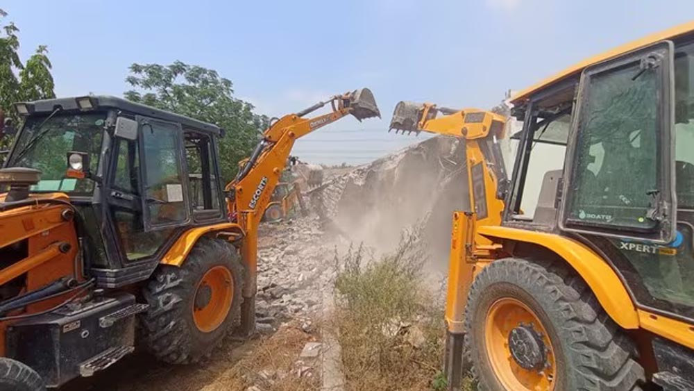 लखनऊ में एसए अपार्टमेंट पर चलेगा बुलडोजर, LDA ने गिराने का दिया आदेश लखनऊ में एसए अपार्टमेंट पर चलेगा बुलडोजर, LDA ने गिराने का दिया आदेश
