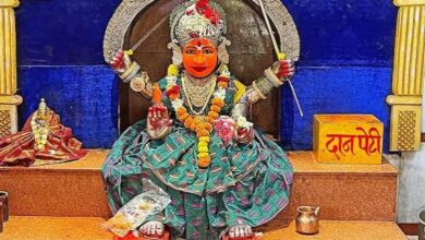 अकोला का 300 साल पुराना अंबिका देवी मंदिर, अंग्रेज भी नहीं बना पाए पुलिस स्टेशन; ऐसे पड़ा रिजर्व माता नाम अकोला का 300 साल पुराना अंबिका देवी मंदिर, अंग्रेज भी नहीं बना पाए पुलिस स्टेशन; ऐसे पड़ा रिजर्व माता नाम