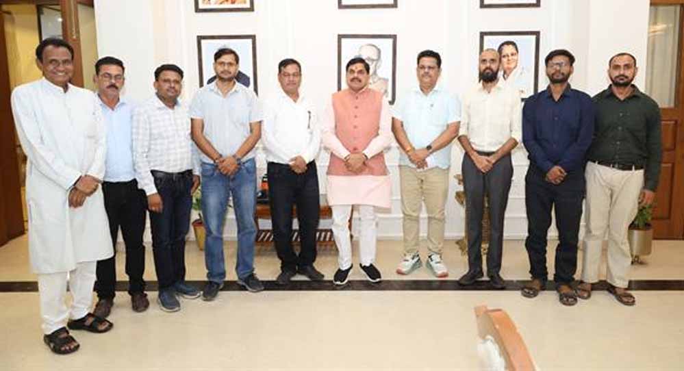 स्वामित्व योजना के क्रियान्वयन में पूर्ण सहयोग करेंगे पटवारी