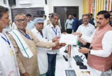मुख्यमंत्री डॉ. यादव ने ग्रामीणों को वितरित किये रजिस्ट्री प्रमाण-पत्र